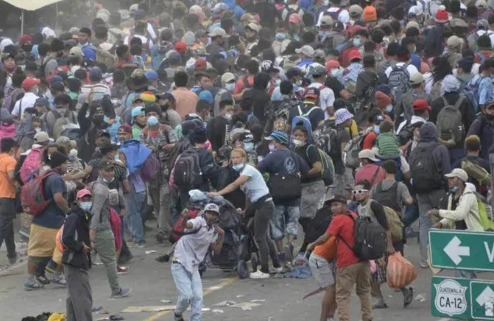 Guatemala reprime y dispersa caravana migrante hacia EE.UU.