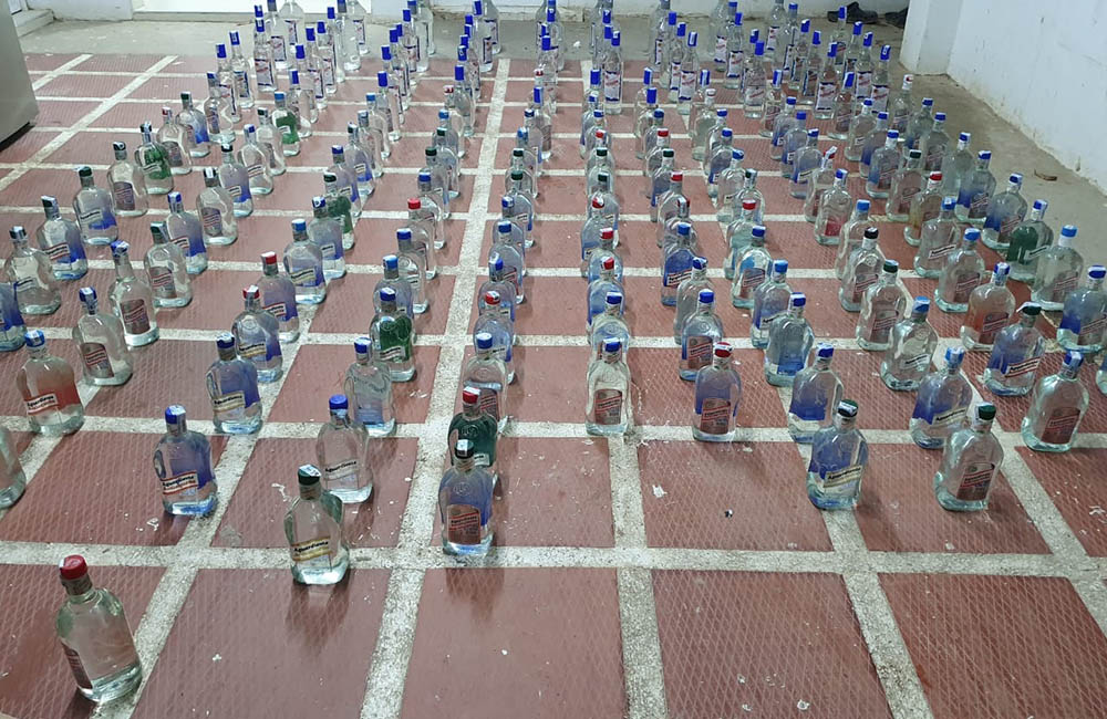 Cayeron 70 botellas de licor adulterado en Sitionuevo