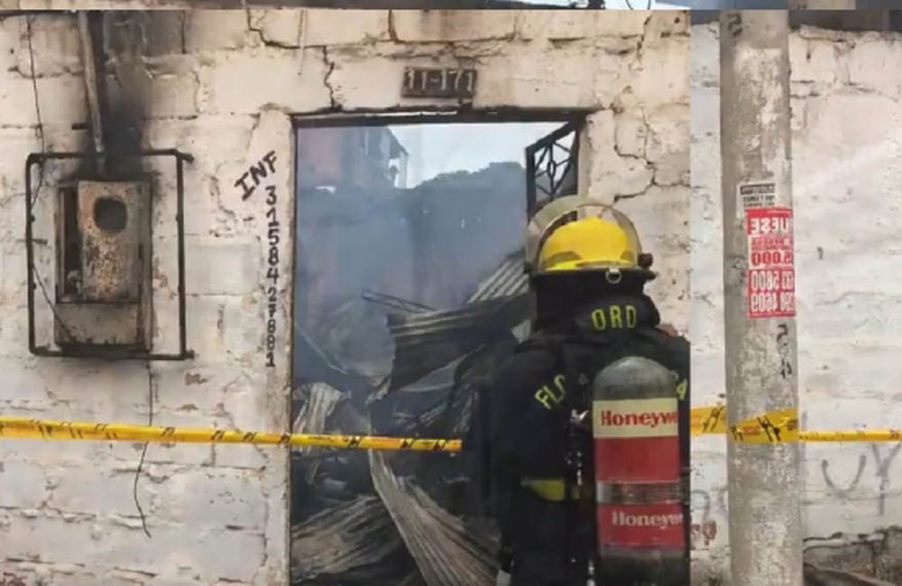 Incendio destruyó carpintería en el sur de Bucaramanga