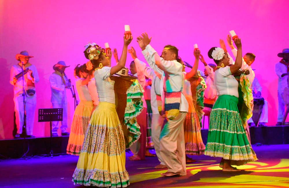 Muestras de Bailes Nacionales en Cajamag