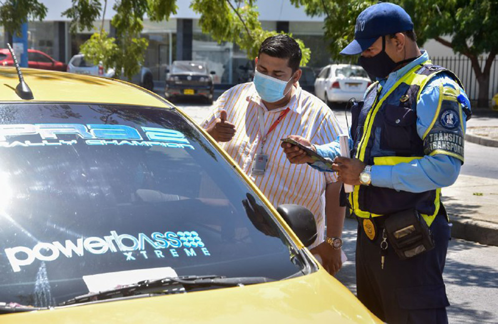 'Mano dura' a plataformas digitales ilegales para taxis