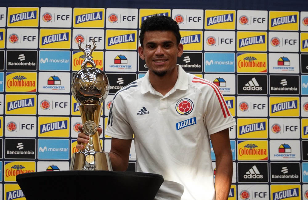 ‘Lucho’ Díaz recibió el trofeo de goleador de la Copa América