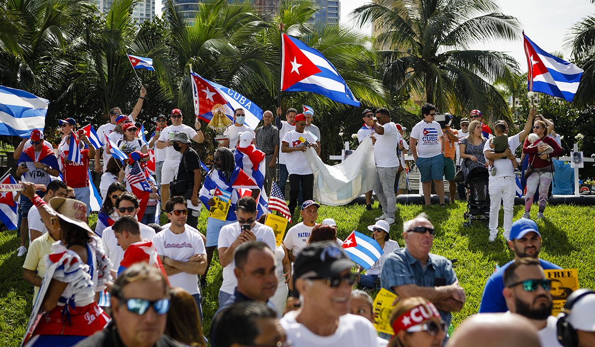Cubanos en el exilio apoyan las protestas  