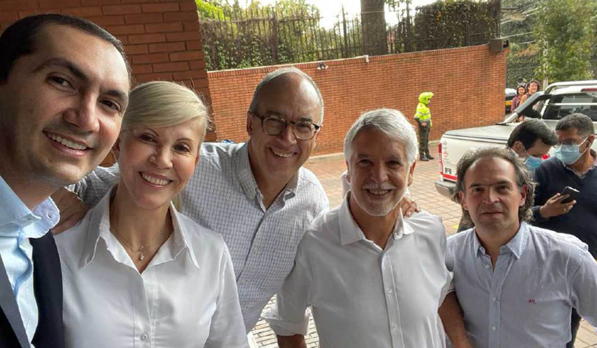 Uribismo quedó por fuera de la 'Coalición Equipo por Colombia'