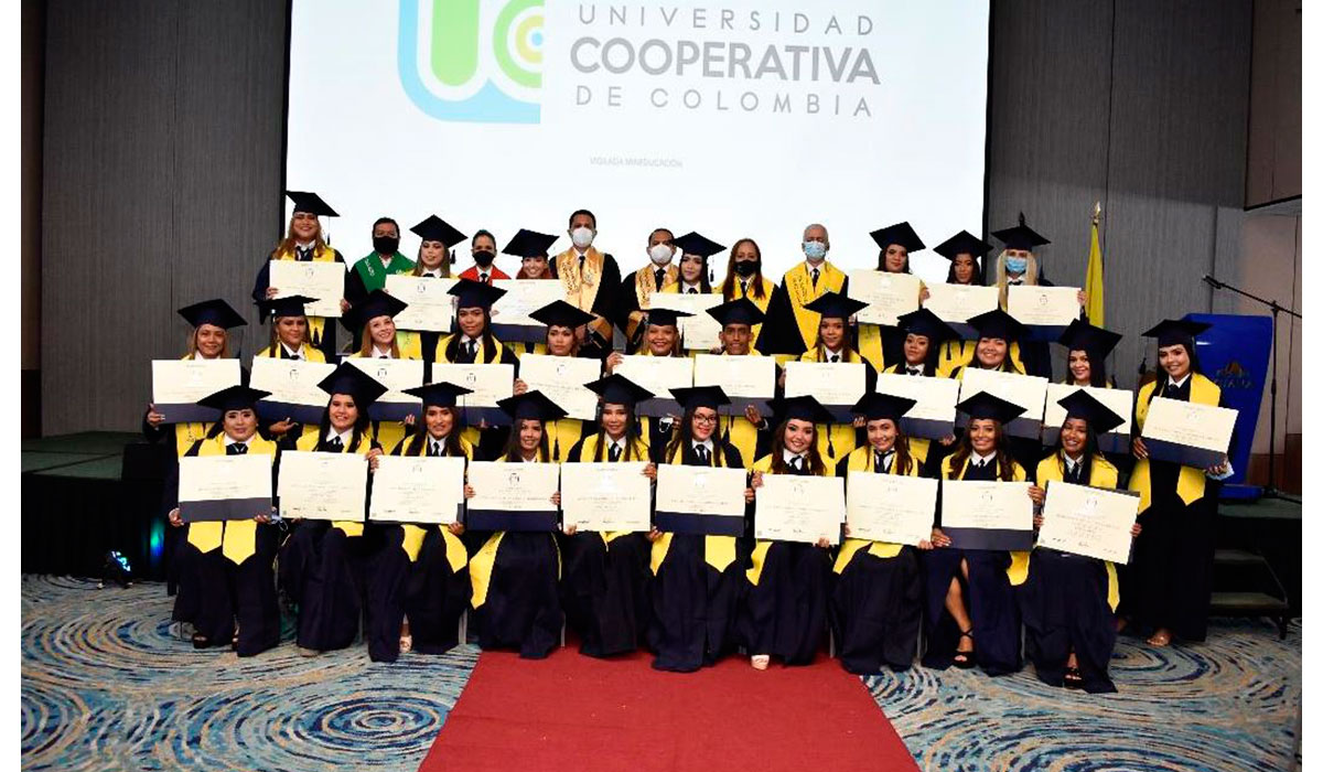 UCC graduó a 114 nuevos profesionales