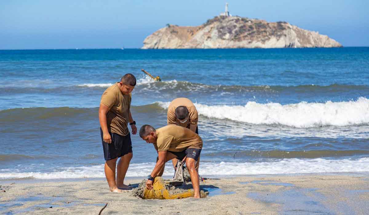 Jornadas de limpieza en la playa Los Cocos y el río Manzanares