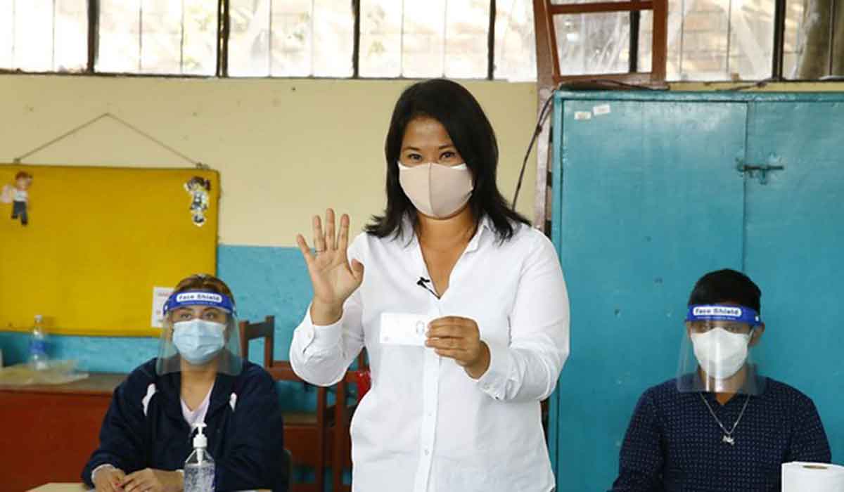 Perú archiva denuncias de Fujimori por falsificación de firmas en las elecciones