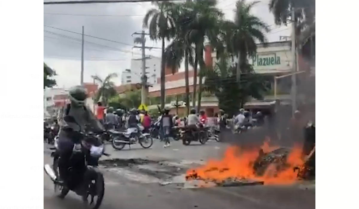 Mototaxistas protagonizan actos vandálicos