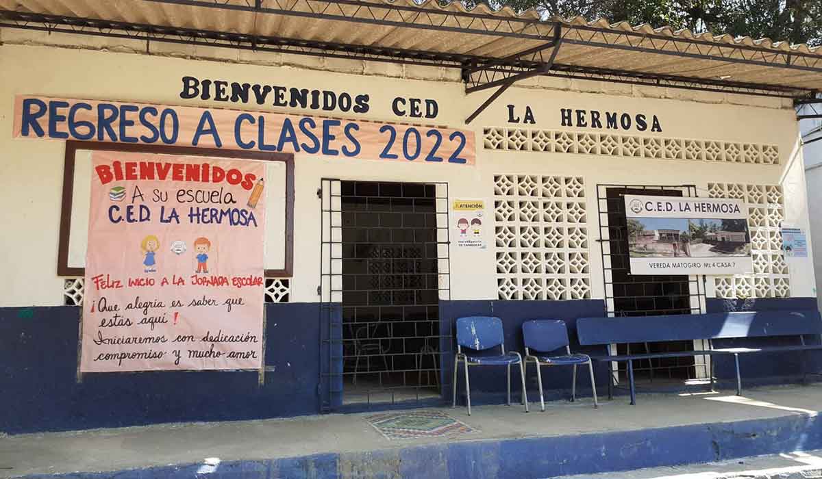Falta de agua potable afecta regreso a clases presenciales en colegio La Hermosa en el Curval