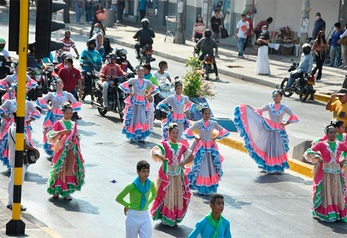 El ‘Carnavalito Escolar’ se tomó las calles samarias