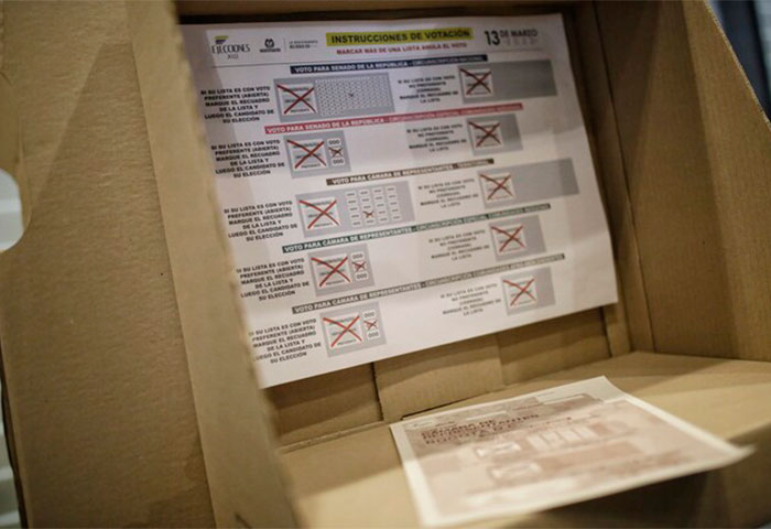 Tras brote de covid-19, reabren puesto de votación en Shanghái, china