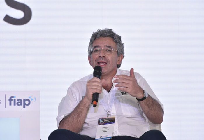 Enrique Gómez propone un cambio al régimen pensional