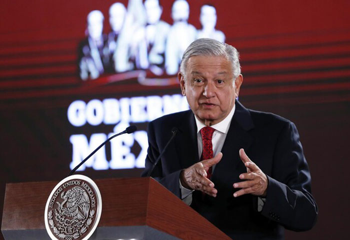 Lopez Obrador celebra el resultado de la consulta