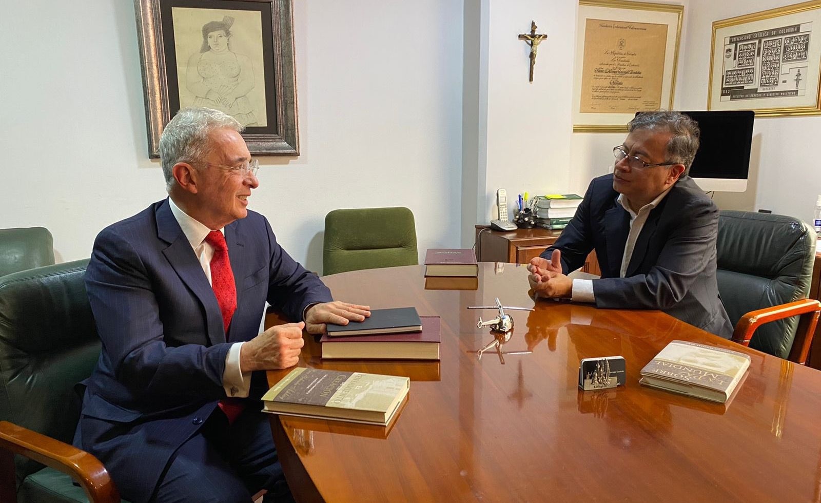 Nueva reunión entre Petro y Uribe en menos de 3 meses