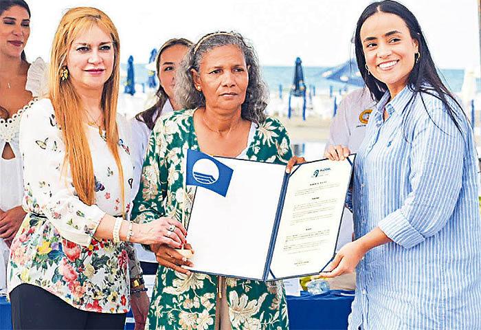 Prestadores turísticos de 'Playa Blanca' destacan premio de bandera azul
