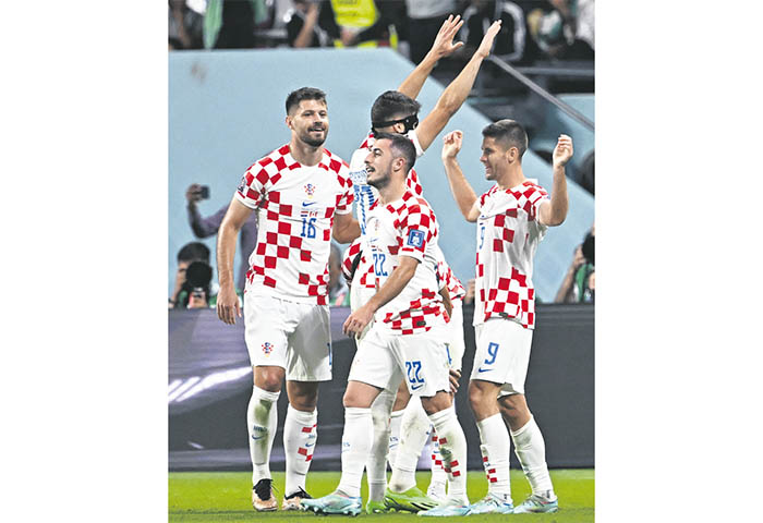 Croacia remonta y elimina a Canadá