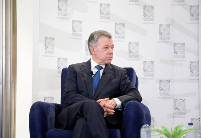 Santos pidió legalizar la coca y criticó las políticas de Duque
