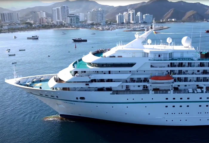 VIDEO I Así arribó crucero Amadea a la Bahía de Santa Marta