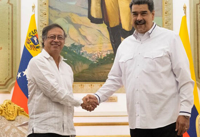 ¿De qué hablaron Petro y Maduro en Caracas?