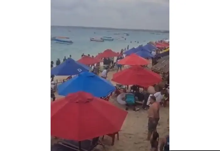 Video: Lancheros se enfrentaron a botella en Playa Blanca; hubo hasta disparos