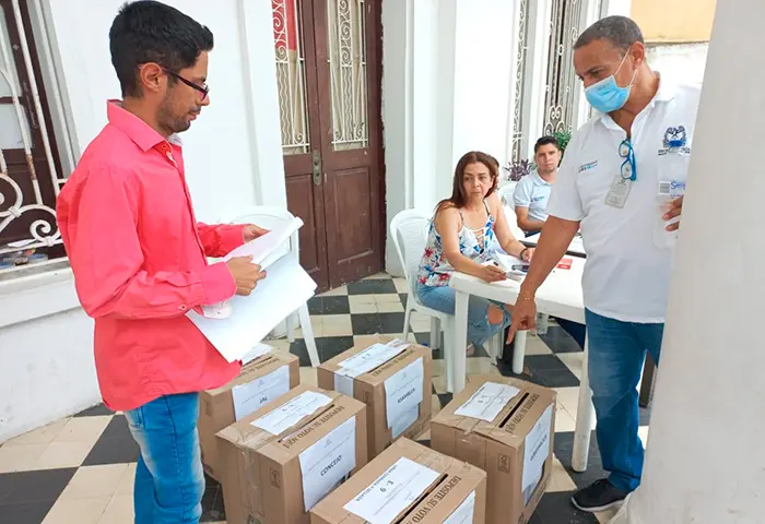 Denuncian irregularidades en consulta interna de la Colombia Humana
