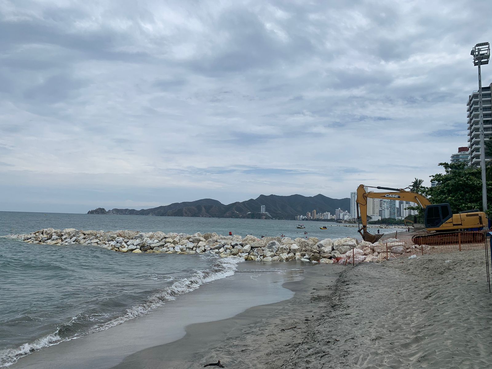 Obras en Playa Salguero avanzan y dan ‘respiro’ al turismo de la zona