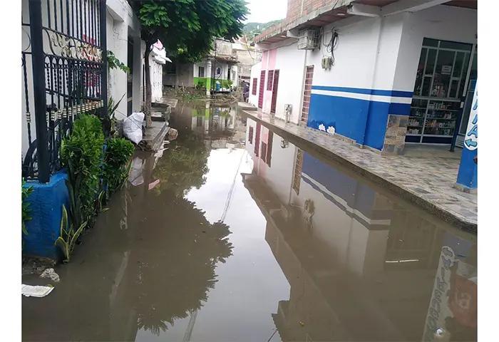 Lluvias dejaron inundadas las calles de Nueva Bethel en Gaira