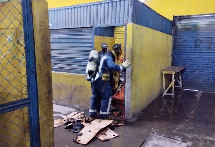 Bomberos controló conato de incendio en Mercado Público