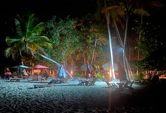 Ordenan retirar bombillas luminarias en playas de Guachaca y Mendihuaca
