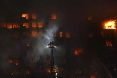 ¿Por qué el fuego de Valencia devoró 138 viviendas en una hora?