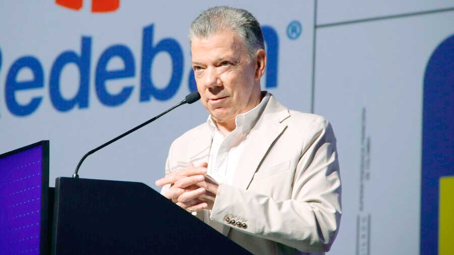 Expresidente Santos dice no a una constituyente
