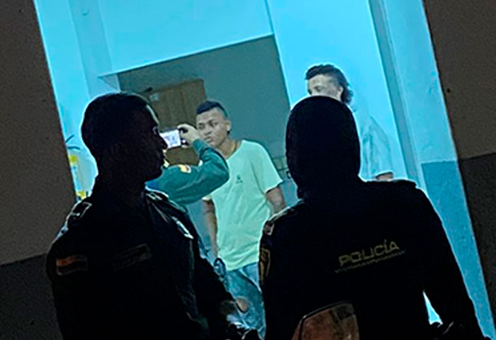ENVIDEO: Persecución policial terminó con captura de dos delincuentes