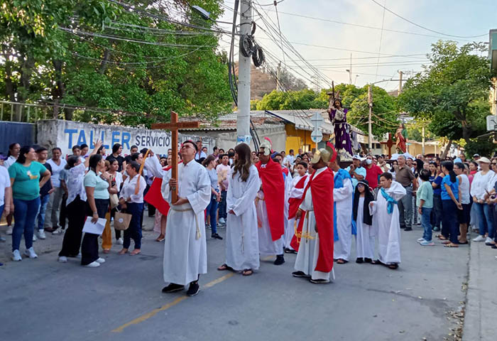 El viacrucis se hizo sentir en las calles samarias