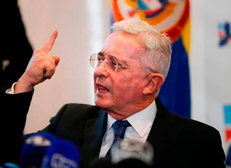 Pulla de Uribe a senadores que le copiaron a Petro con la reforma pensional: “La culpa no es del tigre, es del que lo creyó herbívoro”