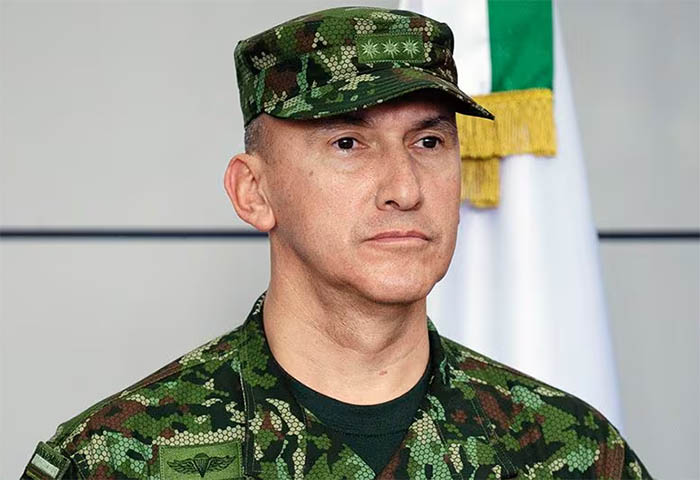 Comandante del Ejército engañó a Petro y le mintió al país sobre perdida de armas  